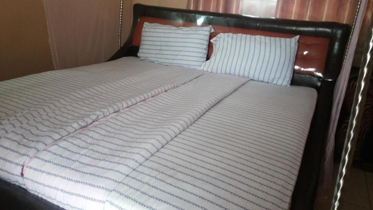 Rock Shadow Hotel Koboko Ngoại thất bức ảnh