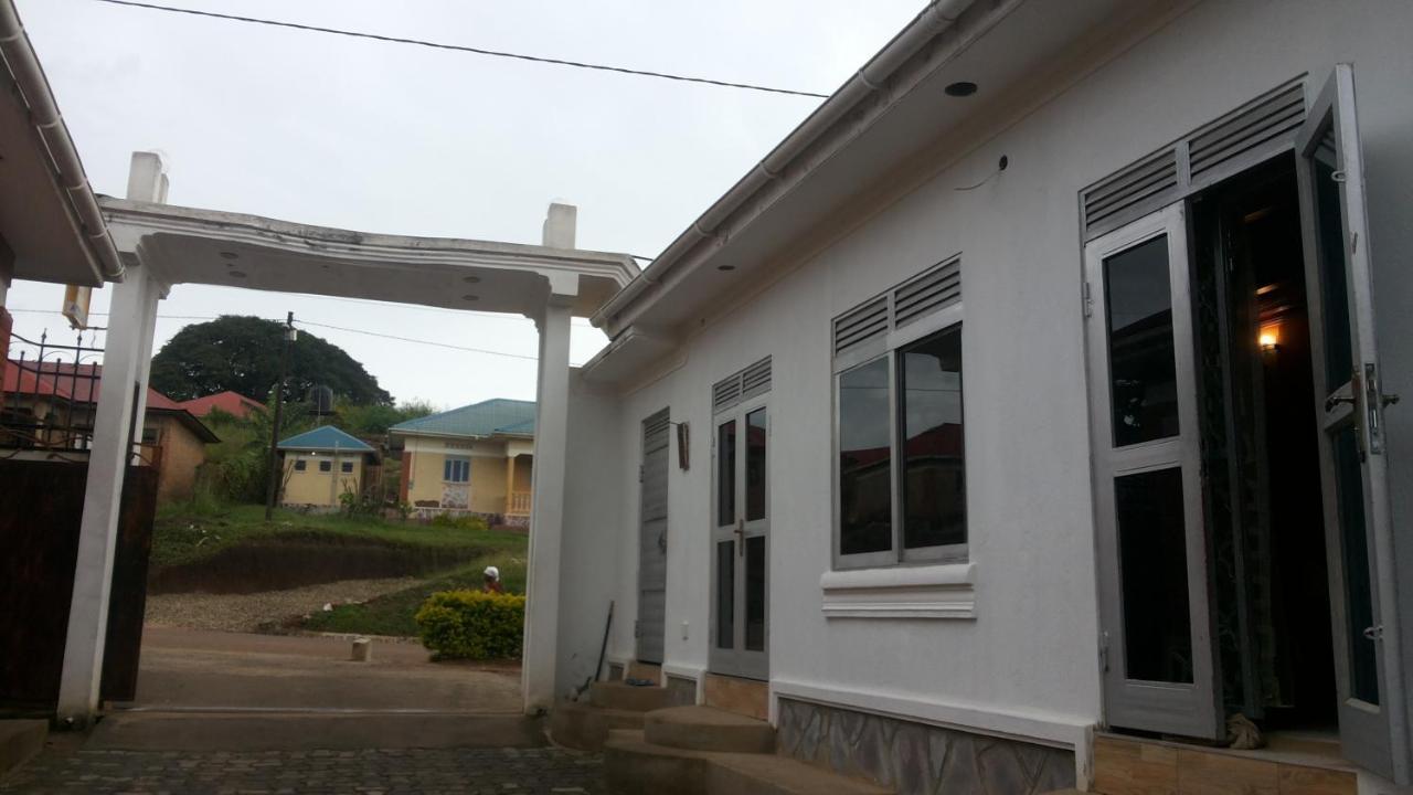 Rock Shadow Hotel Koboko Ngoại thất bức ảnh
